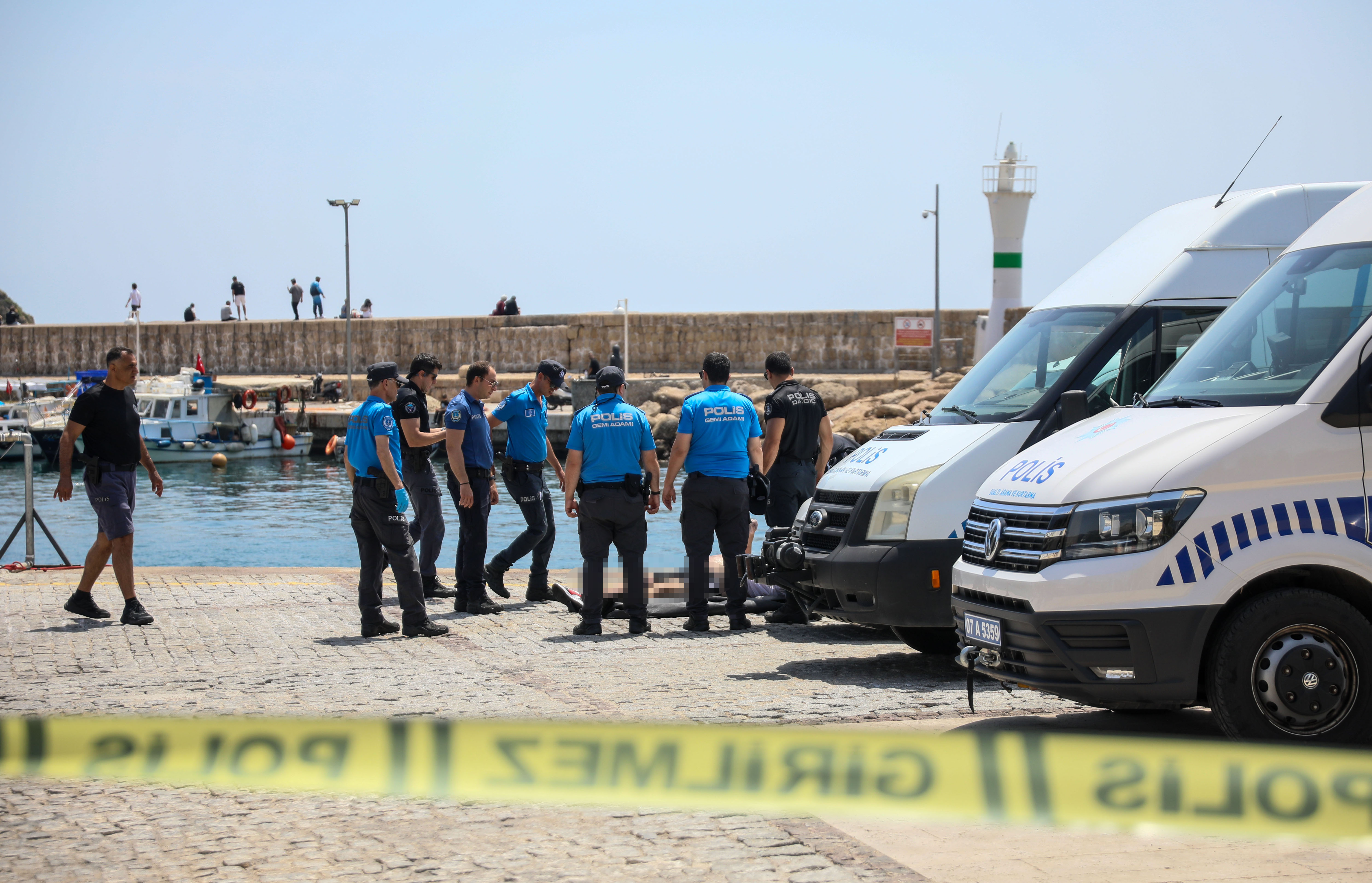 Antalya - Denizde kimliği belirsiz ceset bulundu