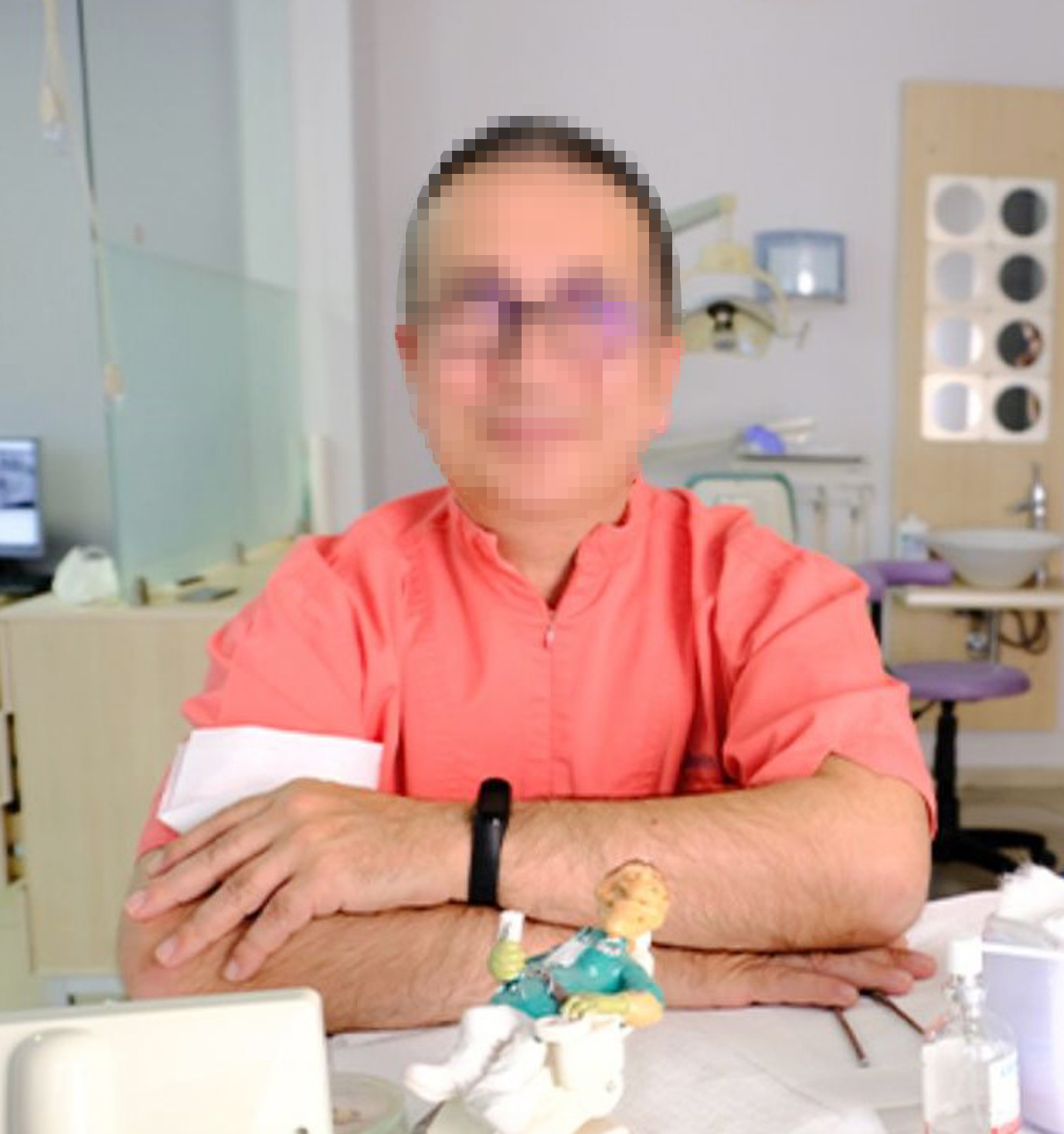 Hastalarının Mahrem Görüntülerini Paylaştı