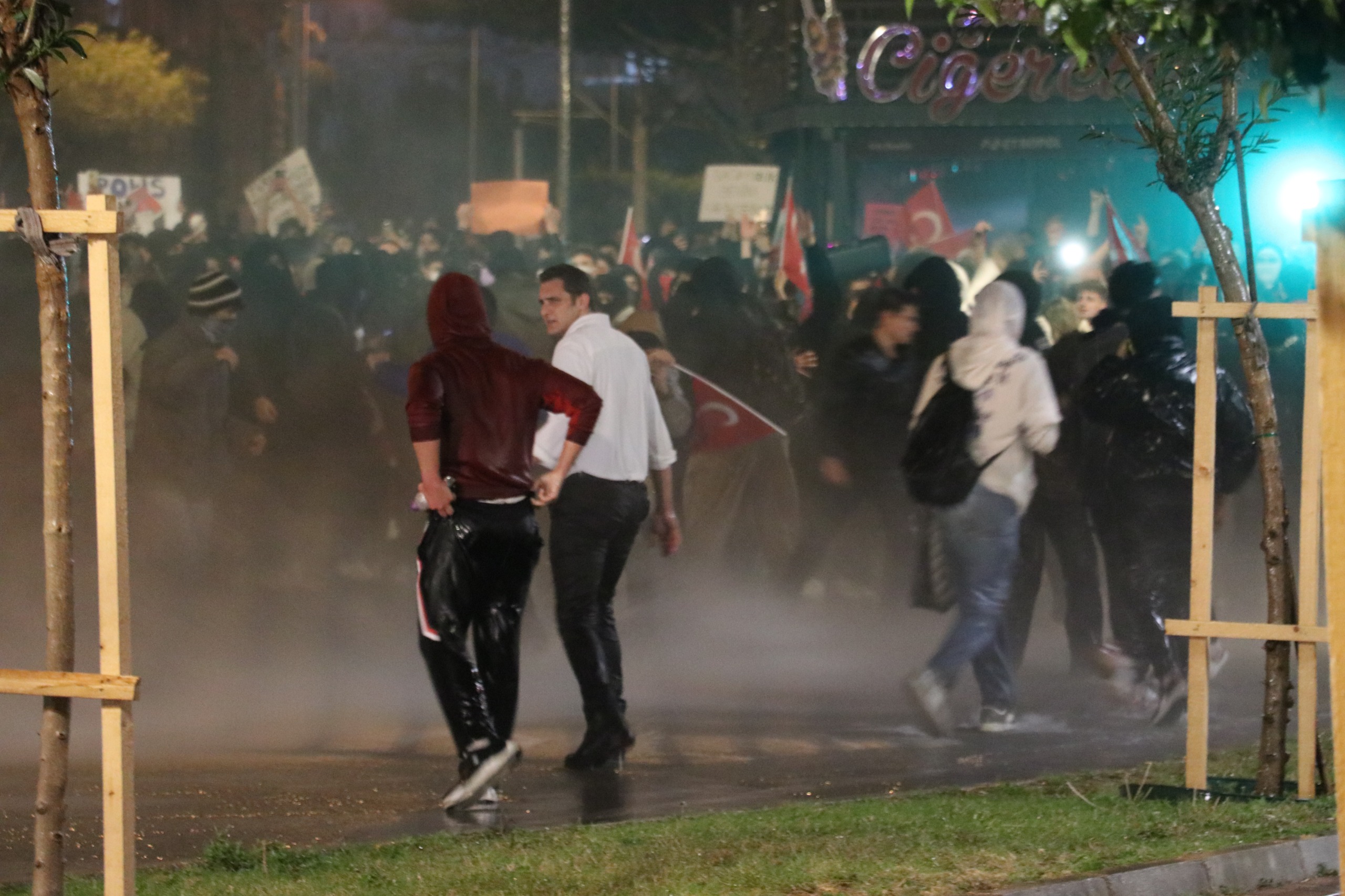 Antalya'da 'İmamoğlu' gerginliği; gözaltılar var