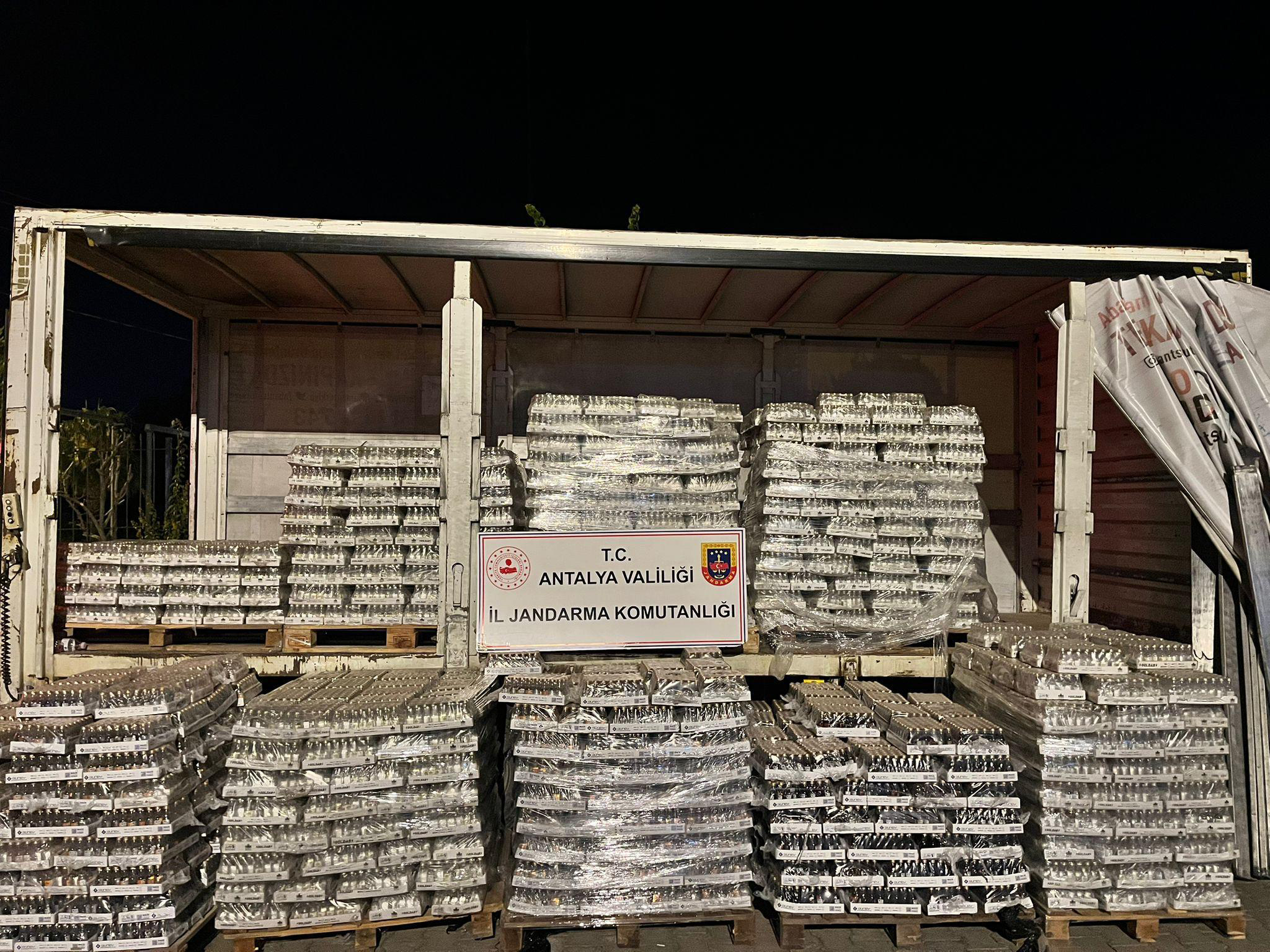 Antalya'da Kaçak Alkol Operasyonu