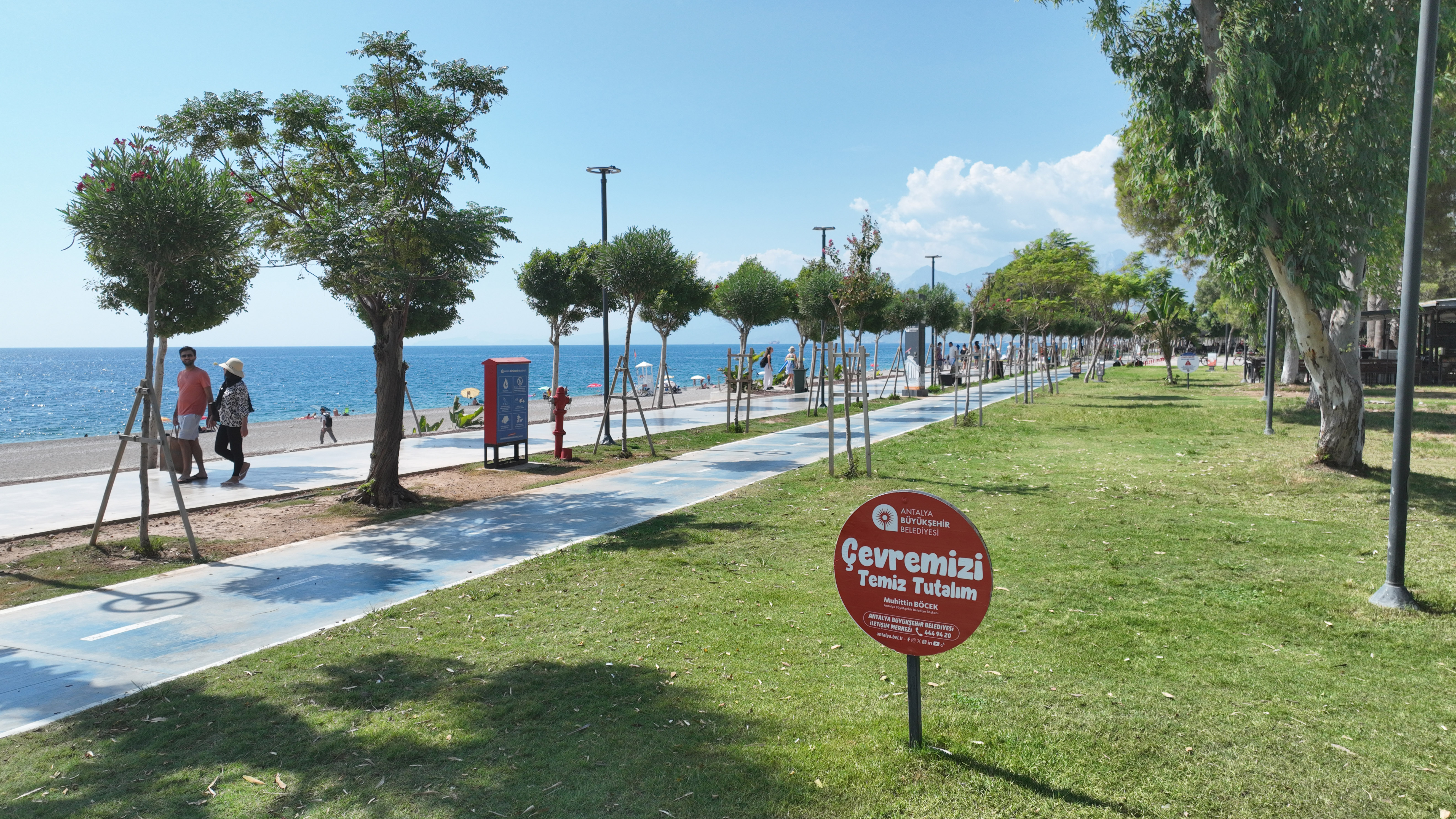 Konyaaltı Sahili'nde Temizlik Seferberliği