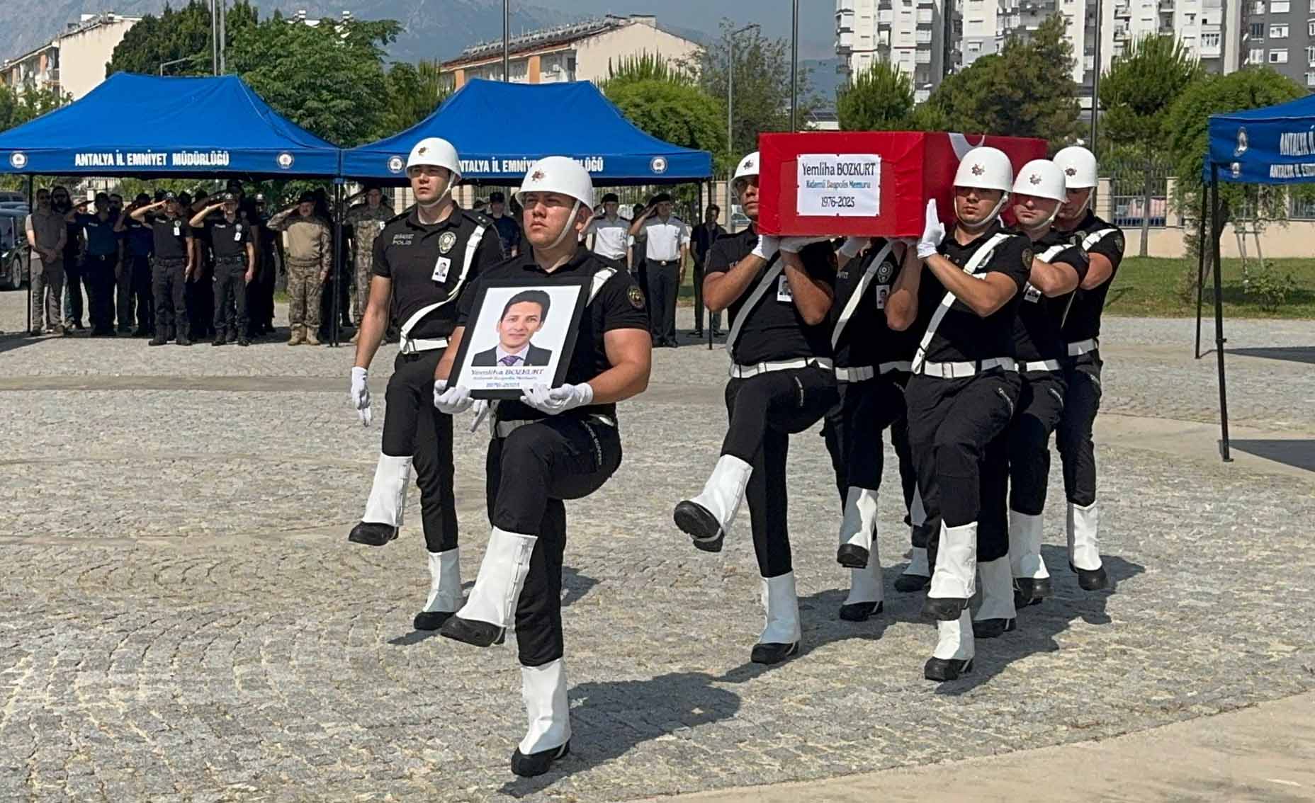 Kıdemli Başpolis'e Acı Veda