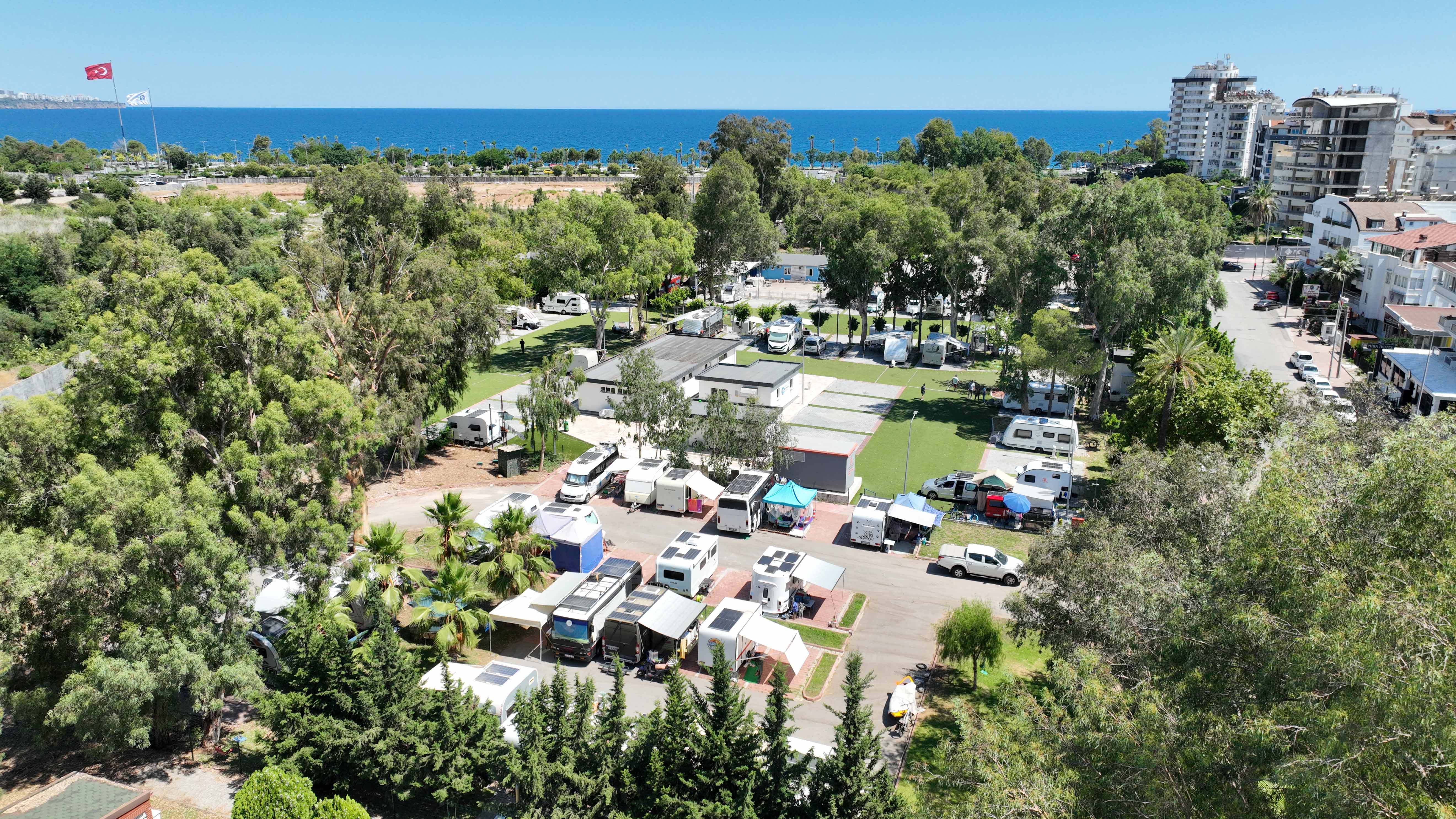 Karavan Park'a Ziyaretçi Akını