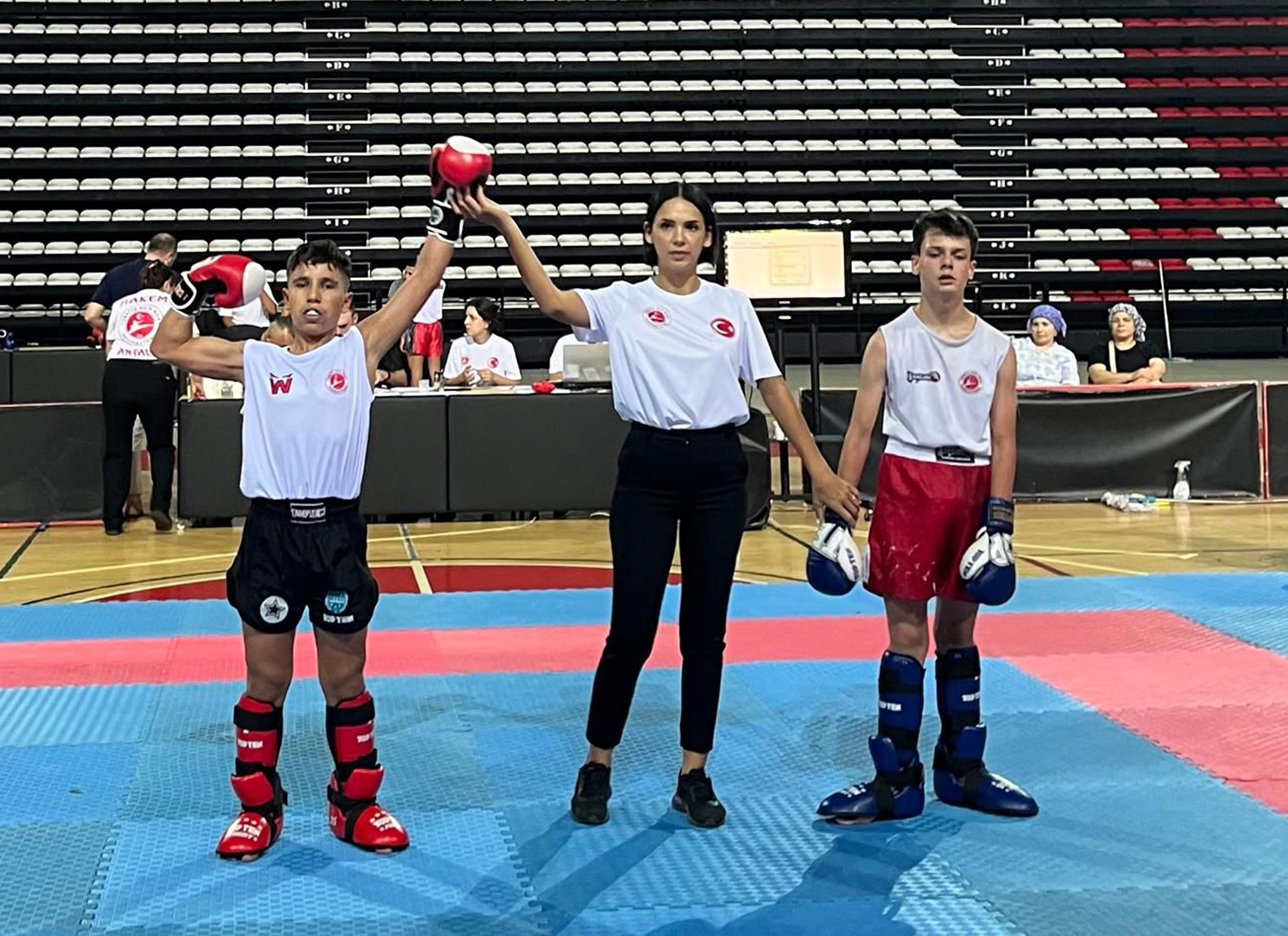 Kick Boks Takımı'ndan 6 Madalya