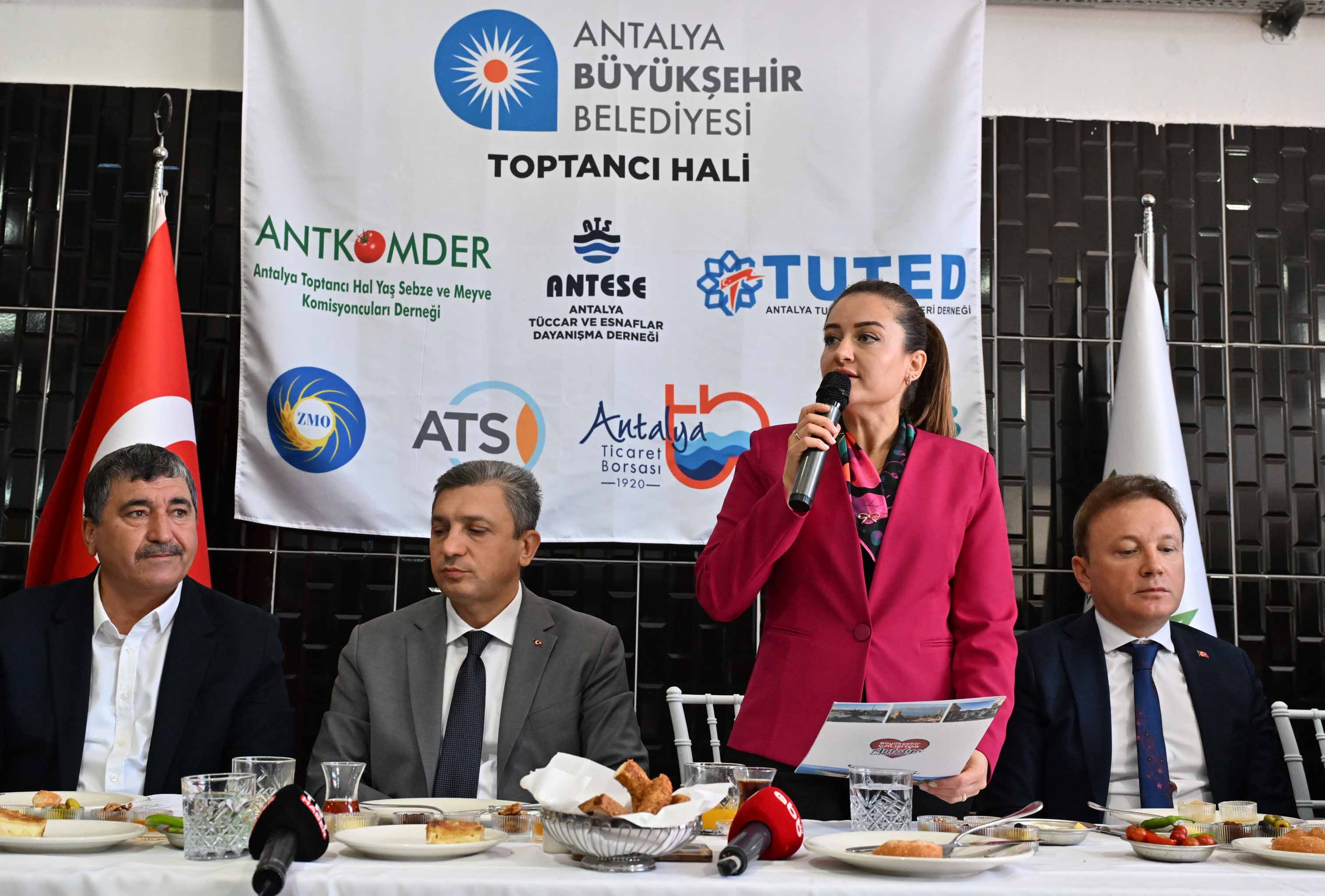 Antalya Toptancı Hal'inde Toplantı
