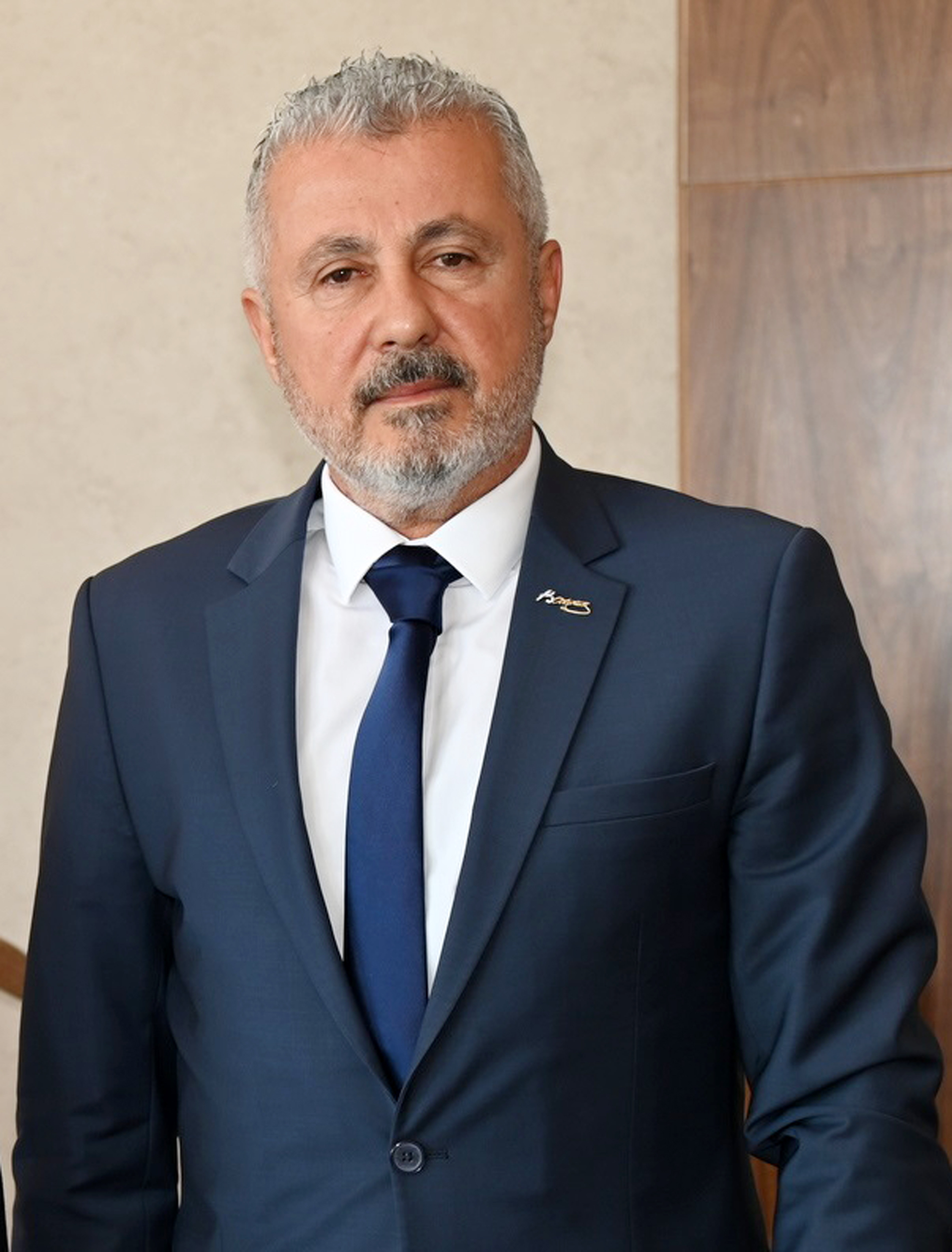 Eski Başkan'dan İstifa