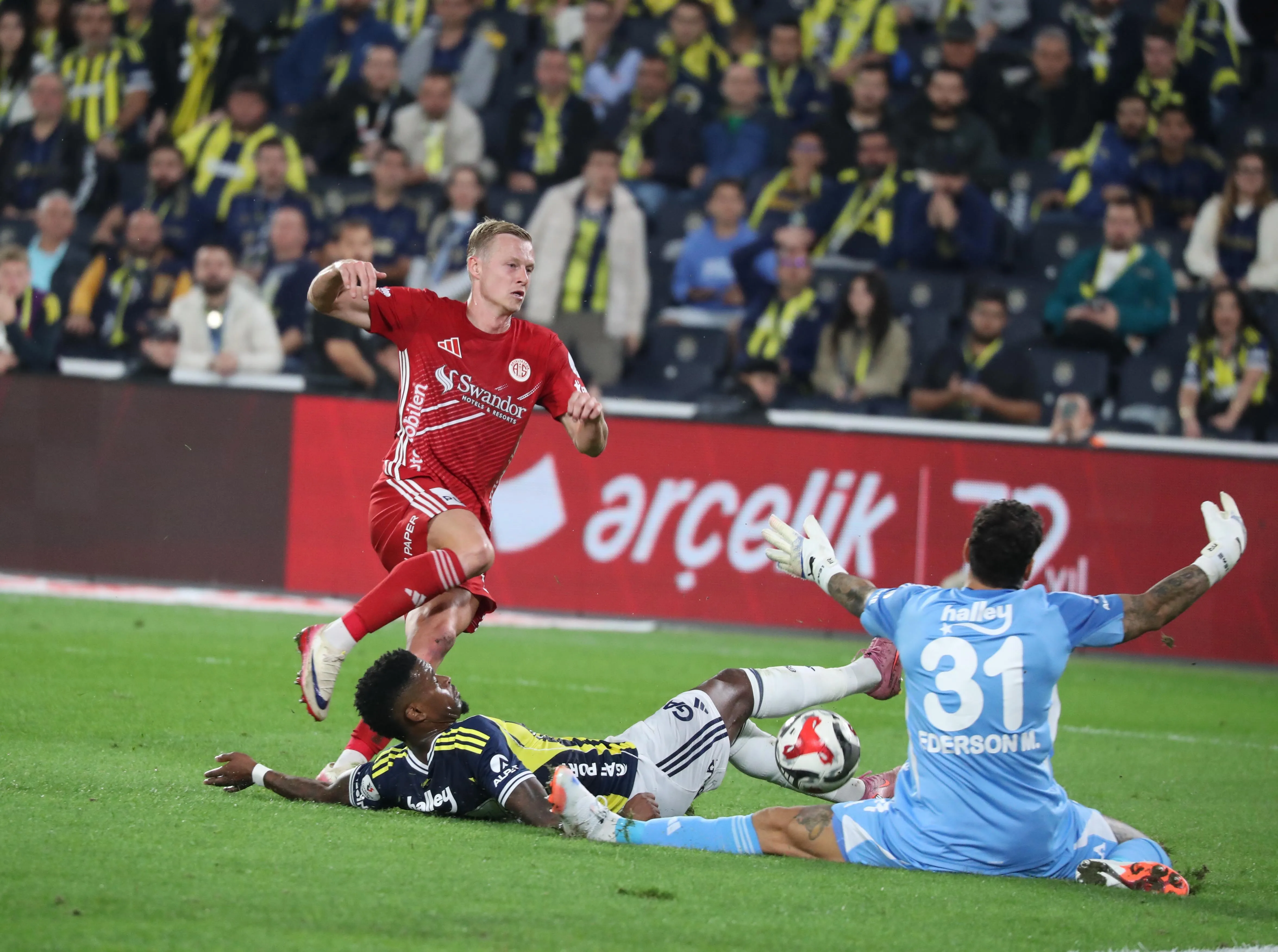 Antalyaspor, Fenerbahçe'ye Mağlup Oldu