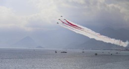 Türk Yıldızları’ndan Antalya’da gösteri