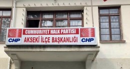 CHP Akseki yönetiminden 8 üye istifa etti