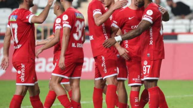 Antalyaspor, kupada turu 3 golle geçti