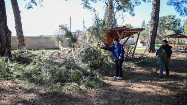 Otizmli çocuklar, fırtınada zarar gören ‘yuva’larını onarıyor