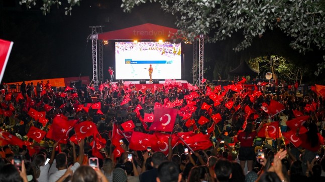 ‘Sporun Yazı’ etkinlik serisinde millileri dev ekranda 50 bini aşkın kişi izledi