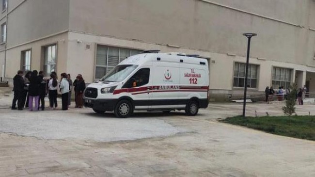 Isparta’da KYK yurdundaki 117 kız öğrenci, yemekten zehirlenme şüphesiyle hastaneye başvurdu