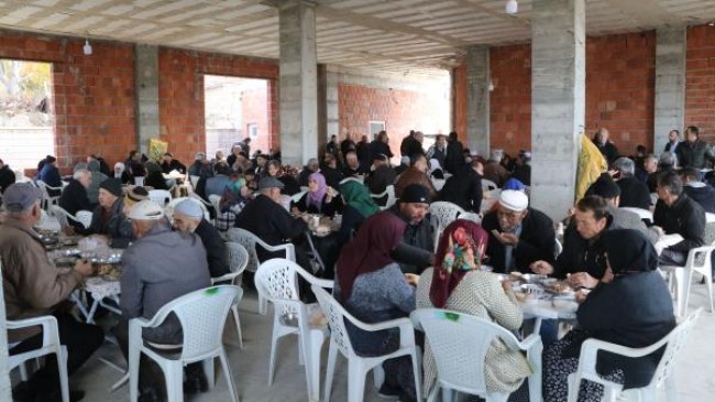 Burdur Askeriye’de köylülerden birlik beraberlik yemeği