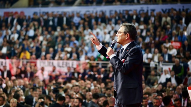 CHP Genel Başkanı Özel: Yarından itibaren seferberlik ilan ediyorum