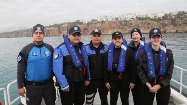 Antalya’da engelli gençler 1 günlüğüne polis oldu