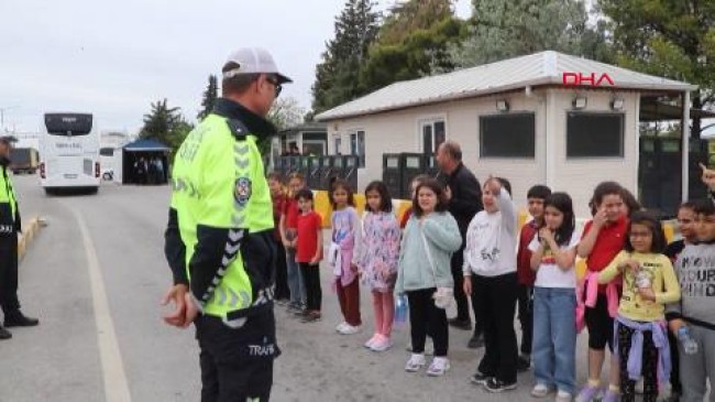 BURDUR Minik trafikçiler uygulama noktasında