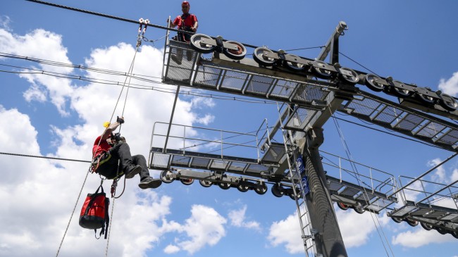 JAK timleri teleferik kazasında mahsur kalanları 2 dakikada tahliye edilebilir hale getirmiş