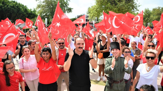 Konyaaltı Kent Meydanı’nda 19 Mayıs coşkusu