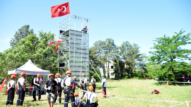 Balkan ülkelerinden üniversiteli gençler, arası arama-kurtarma yarışmasında ter döküyor