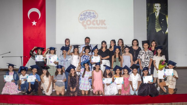 Akdeniz Çocuk Üniversitesi ilk mezunlarını verdi