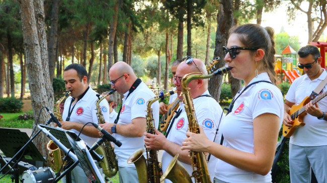 Müzik Kepez’in kalbi Dokuma’da attı