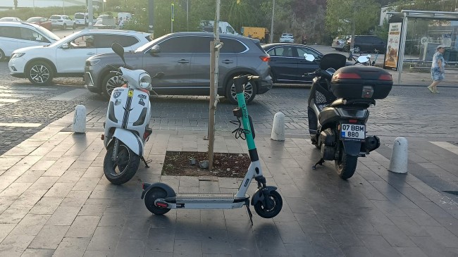 Sahilde hatalı park edilen motosikletlere ceza