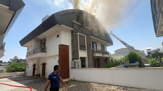 ANTALYA Sauna odasında çıkan yangında, villa zarar gördü