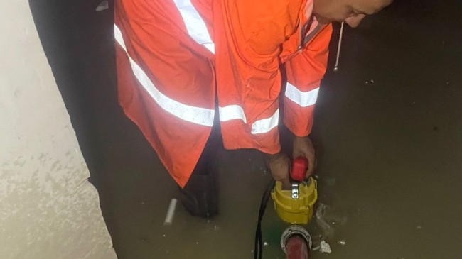 Burdur’da sağanak su baskınlarına neden oldu