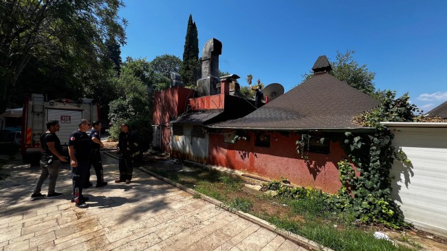 Restoranın bacasında çıkan yangın söndürüldü